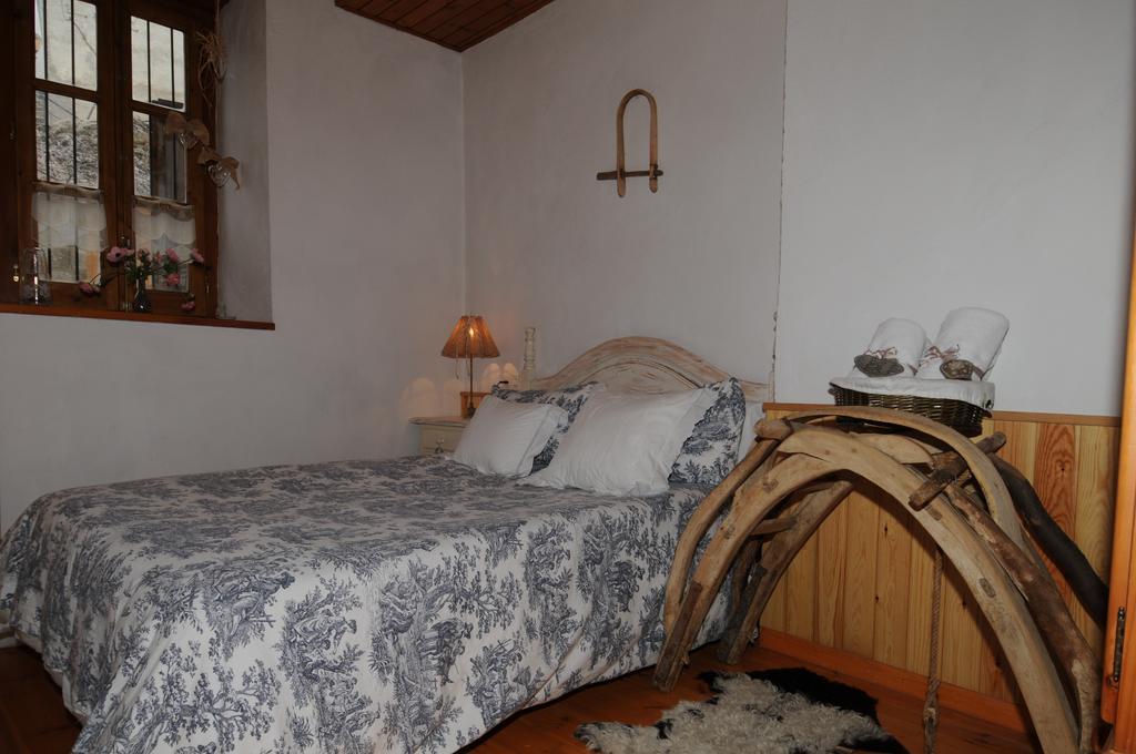 Hotel Casa Puig Montcorbau Esterno foto