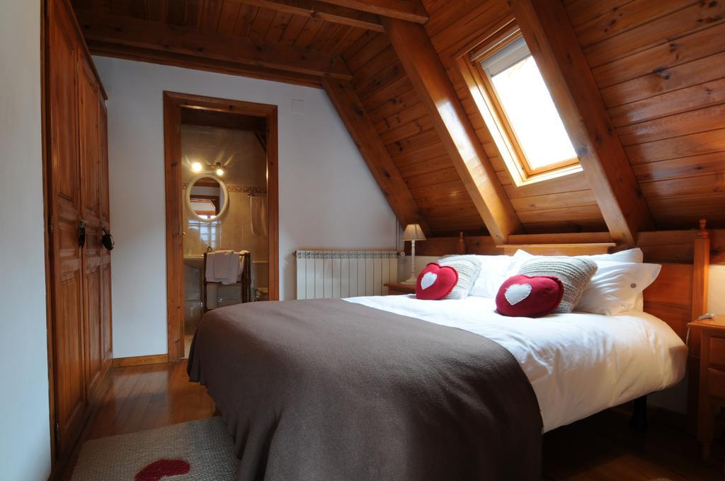 Hotel Casa Puig Montcorbau Esterno foto